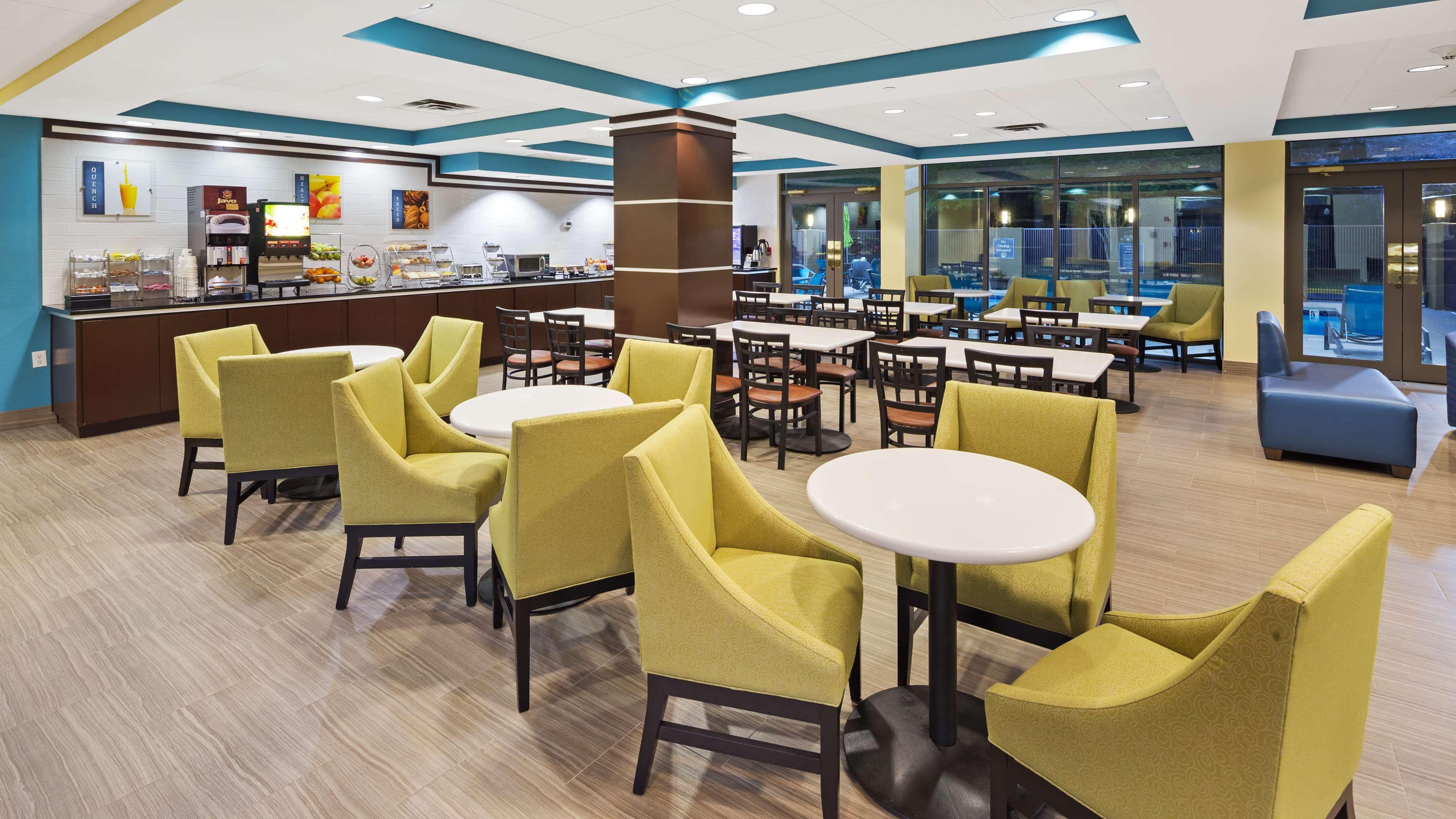 Best Western Plus Birmingham Inn & Suites Exterior foto